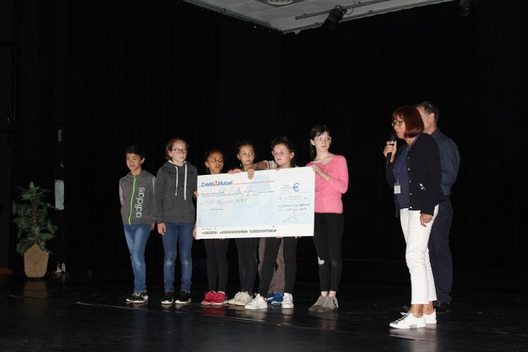 Remise de chèque du CME à Hôpital Sourire