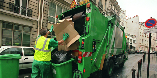 Collecte des déchets ménagers assurée, collectes des déchets verts et des encombrants suspendues